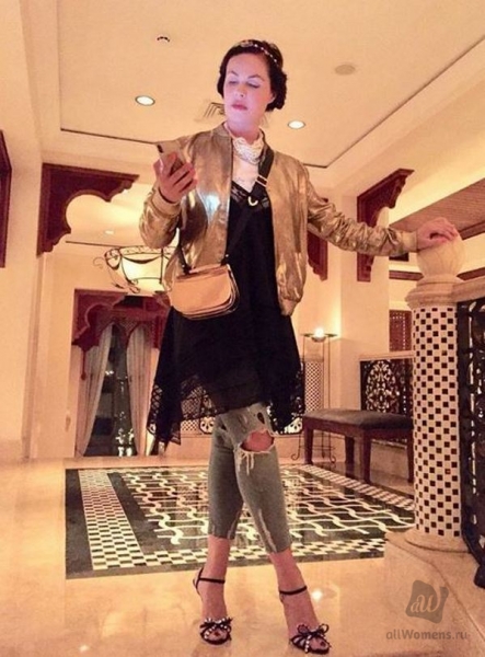 57-летняя Екатерина Андреева представила смелый аутфит: поклонники удивлены необычным образом телеведущей