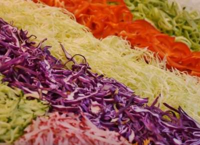 Названы лучшие диетические салаты для худеющих